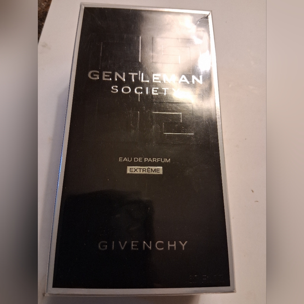 New Gentleman Givenchy Society Extreme